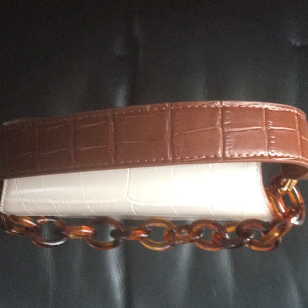 New Two ways  bag  crossbody / hand held - Picture 3 of 8